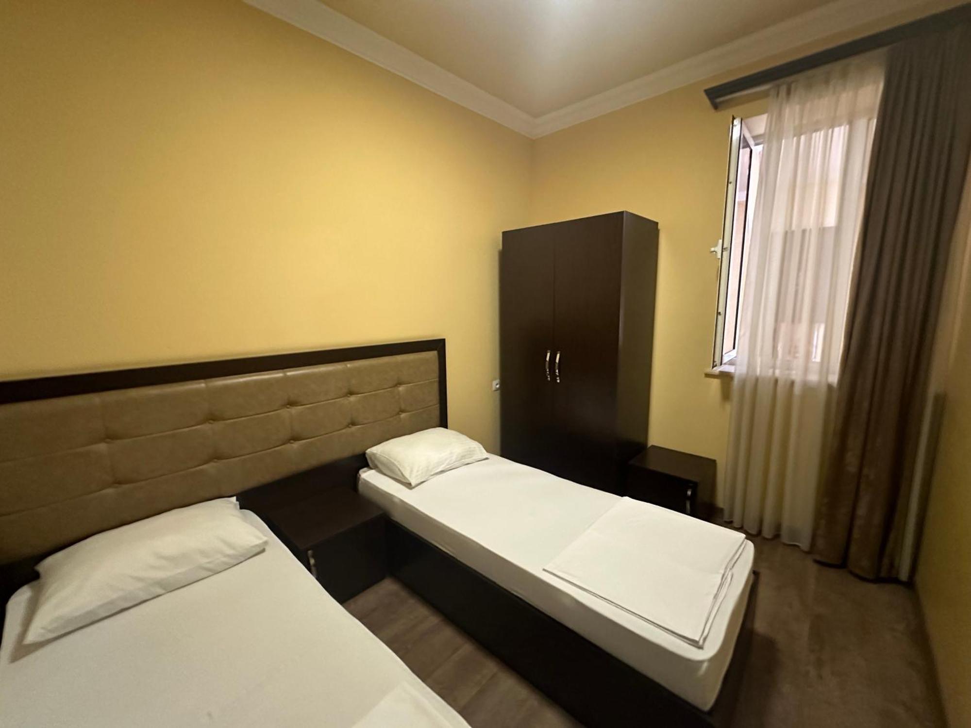 Express Hotel Yerevan Exterior photo