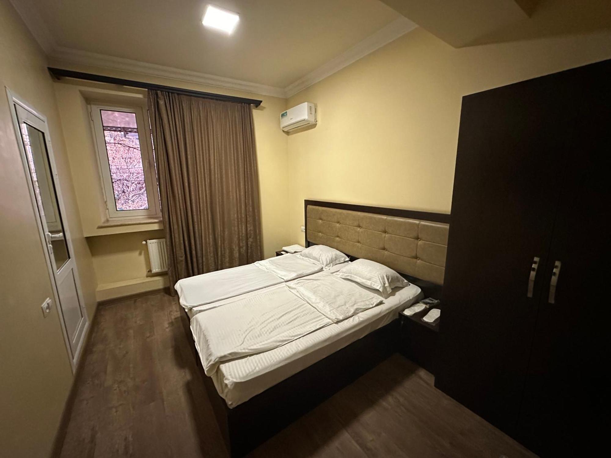 Express Hotel Yerevan Exterior photo